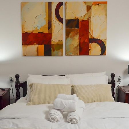Main Street Retreat Apartment With Free Parking ซาราเยโว ภายนอก รูปภาพ