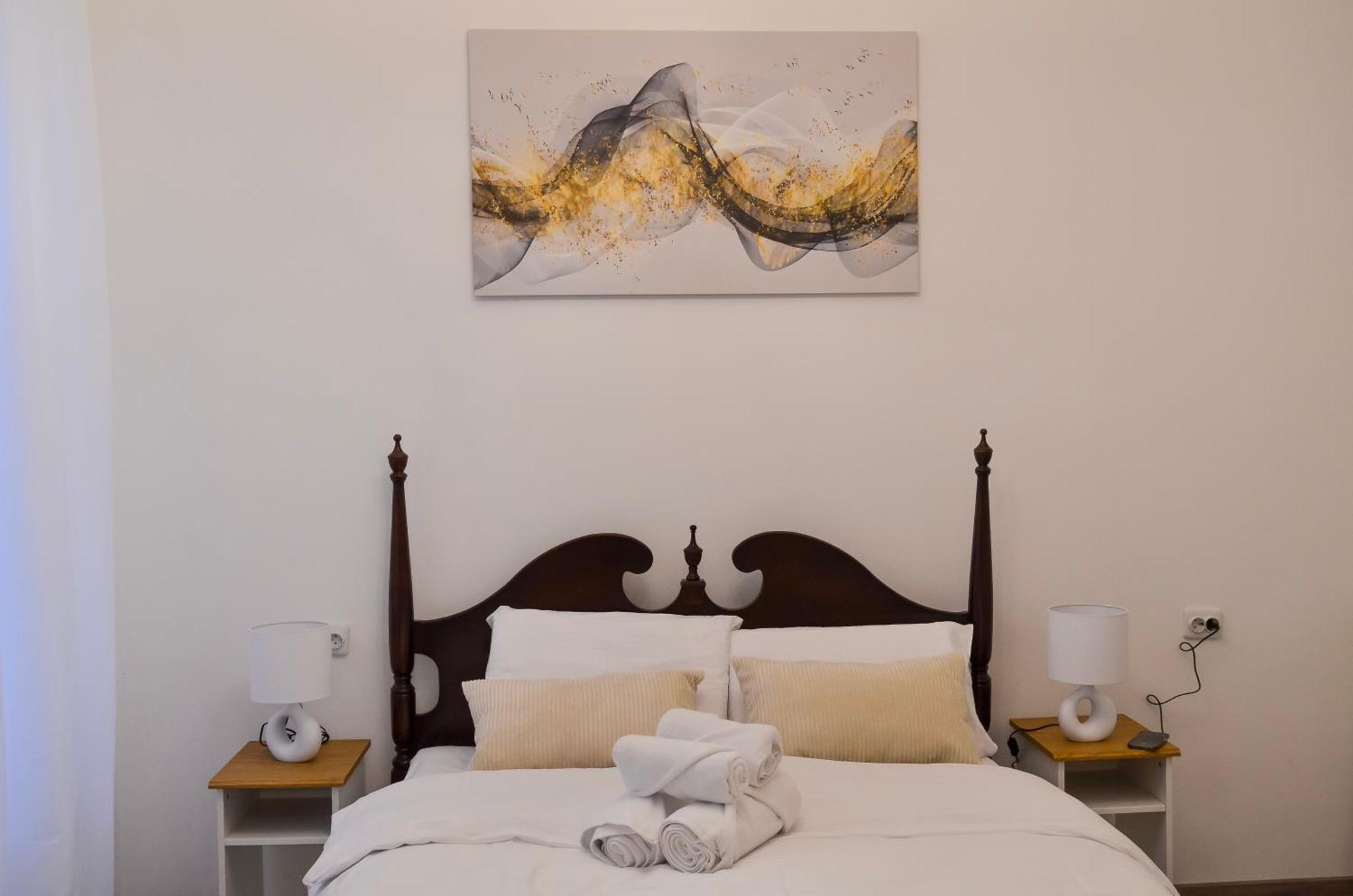 Main Street Retreat Apartment With Free Parking ซาราเยโว ภายนอก รูปภาพ