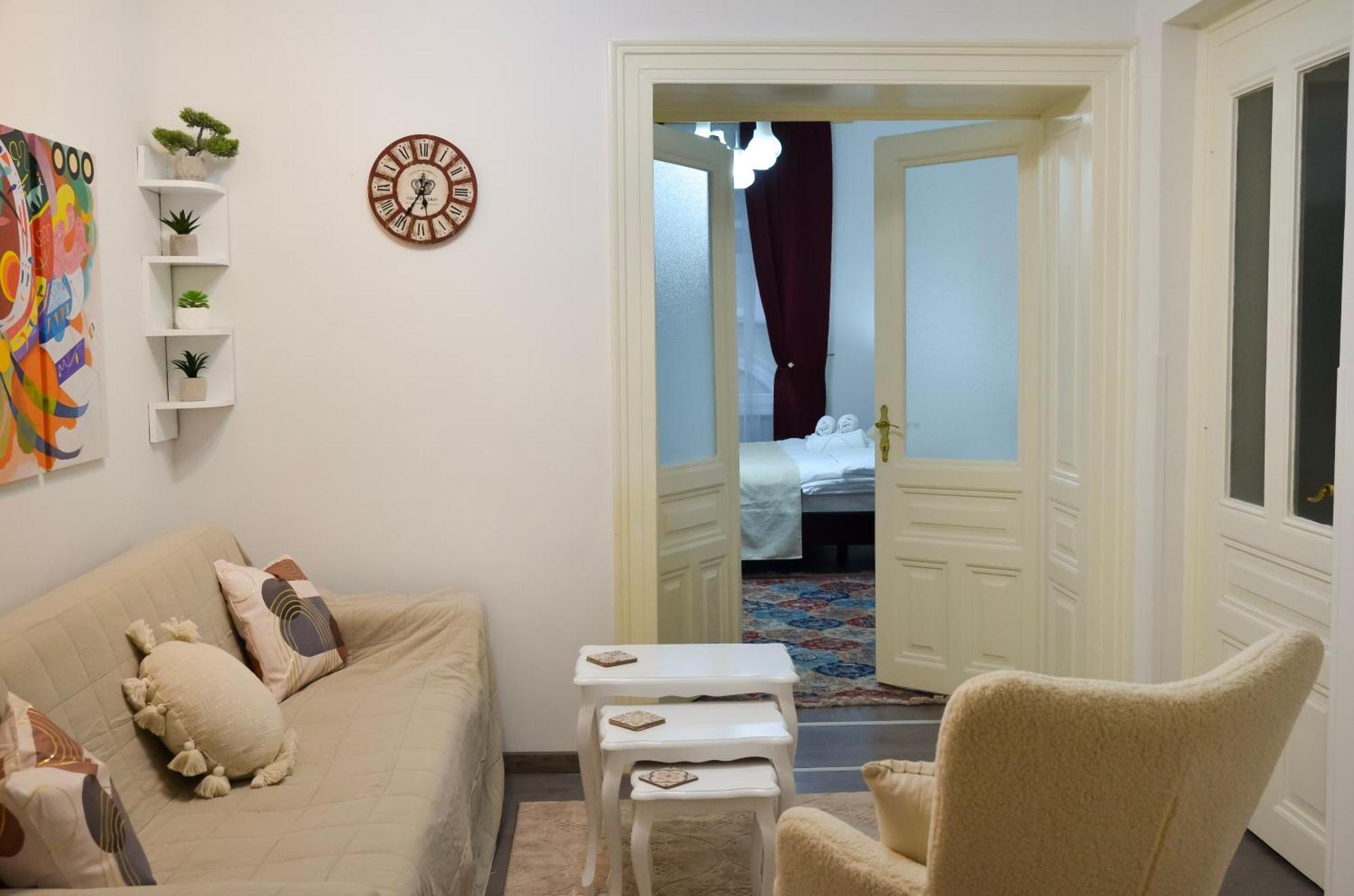 Main Street Retreat Apartment With Free Parking ซาราเยโว ภายนอก รูปภาพ