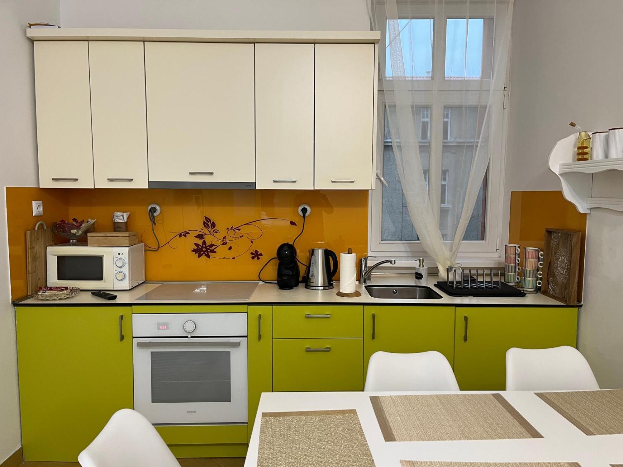 Main Street Retreat Apartment With Free Parking ซาราเยโว ภายนอก รูปภาพ