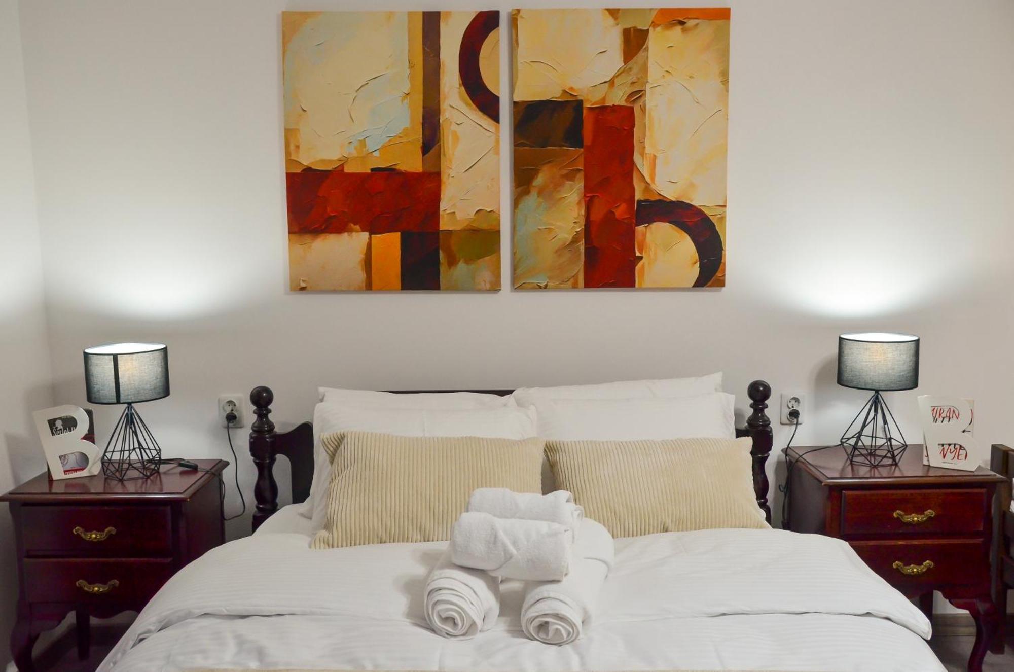 Main Street Retreat Apartment With Free Parking ซาราเยโว ภายนอก รูปภาพ